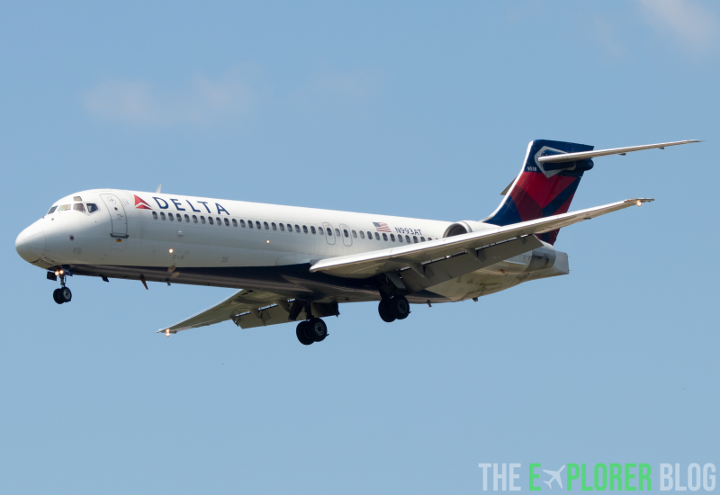 Photo of N993AT - Delta Airlines Boeing 717-200 at IAH on AeroXplorer Aviation Database