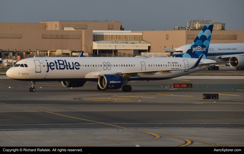 Photo of N2086J - JetBlue Airways Airbus A321NEO at JFK on AeroXplorer Aviation Database