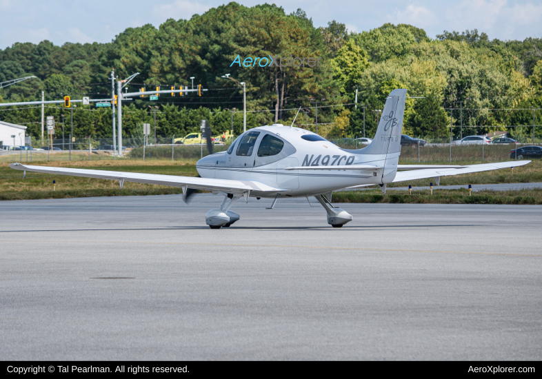 Photo of N479CP - PRIVATE Cirrus SR-22 at ESN on AeroXplorer Aviation Database