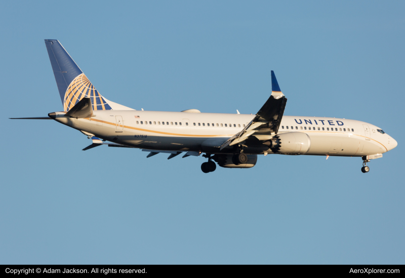 Photo of N37518 - United Airlines Boeing 737 MAX 9 at IAD on AeroXplorer Aviation Database