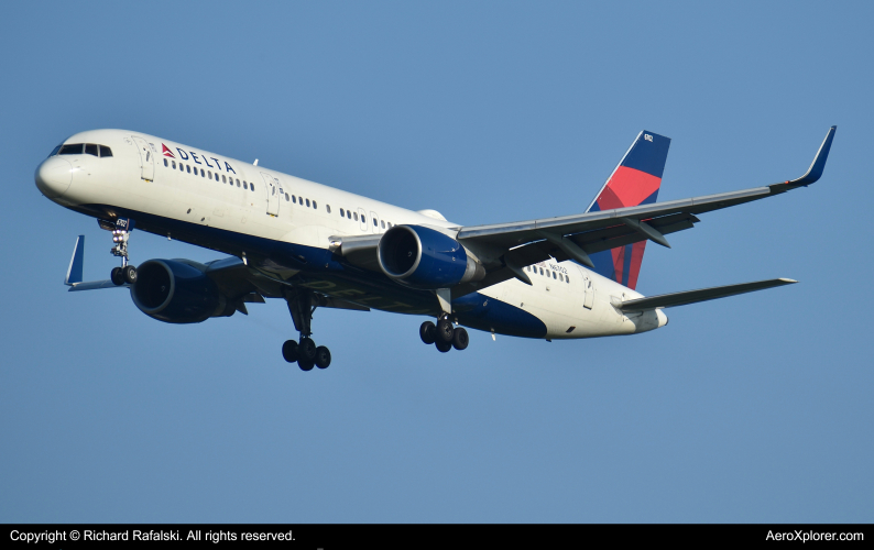 Photo of N6702 - Delta Airlines Boeing 757-200 at MCO on AeroXplorer Aviation Database