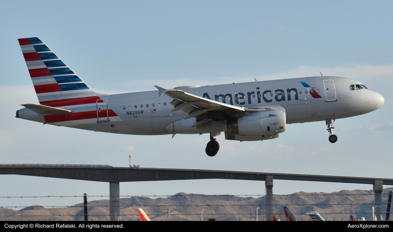 Photo of N829AW - American Airlines Airbus A319 at PHX on AeroXplorer Aviation Database