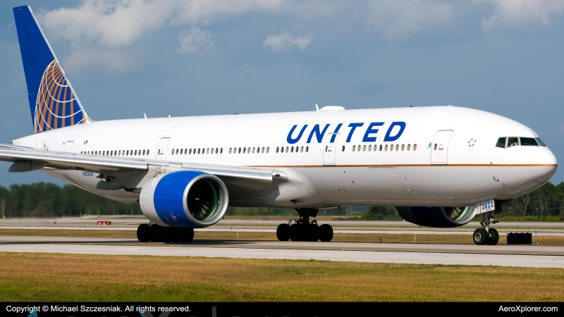 Photo of N222UA - United Airlines Boeing 777-200 at MCO on AeroXplorer Aviation Database