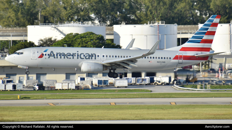 Photo of N832NN - American Airlines Boeing 737-800 at FLL on AeroXplorer Aviation Database