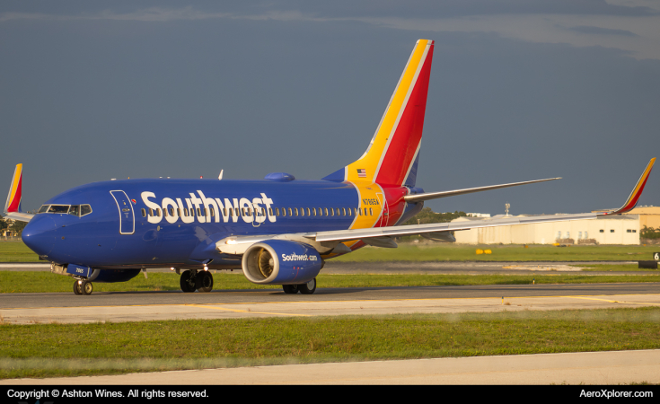 Photo of N7865A - Southwest Airlines Boeing 737-700 at SRQ on AeroXplorer Aviation Database