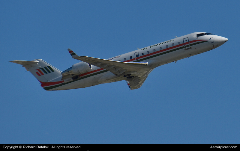 Photo of N465AW - United Express Mitsubishi CRJ-200 at ORD on AeroXplorer Aviation Database