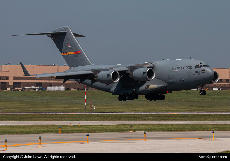 Photo of 01-0190 - USAF - United States Air Force Boeing C-17 Globemaster III at OFF on AeroXplorer Aviation Database