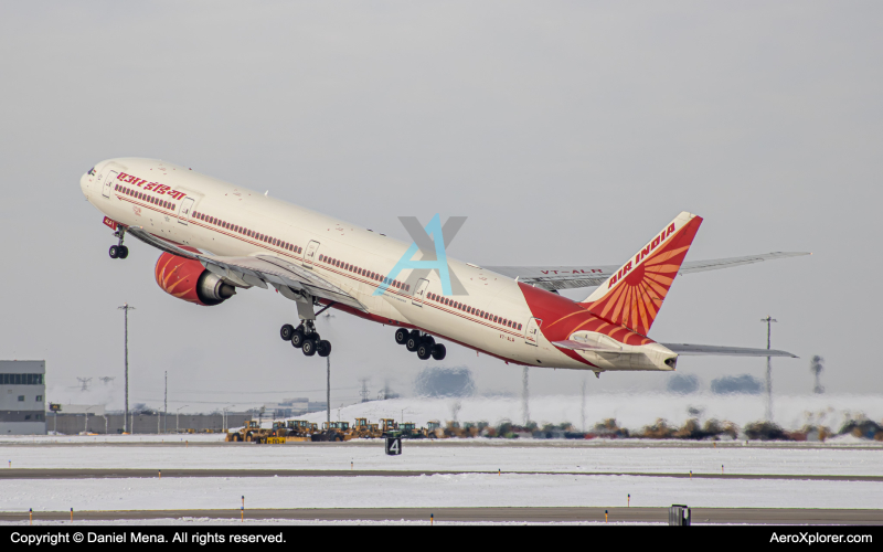 Photo of VT-ALR - Air India Boeing 777-200LR at ORD on AeroXplorer Aviation Database