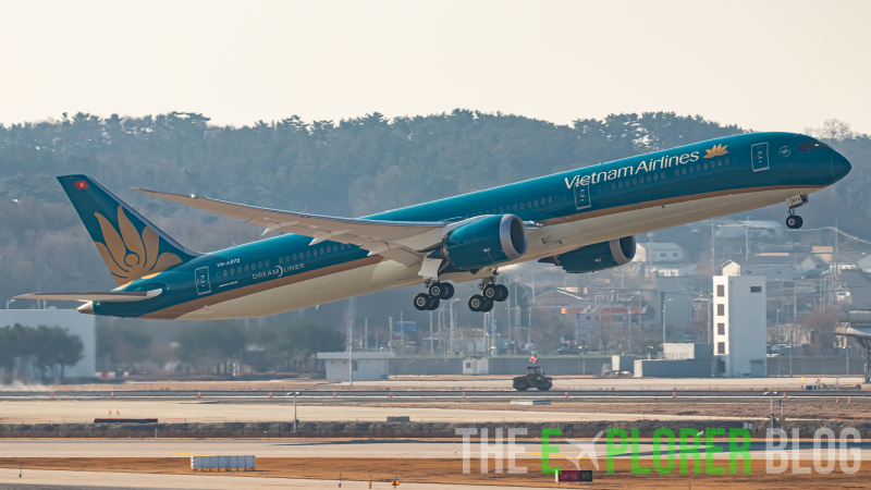 Photo of VN-A872 - Vietnam Airlines Boeing 787-10 at ICN on AeroXplorer Aviation Database