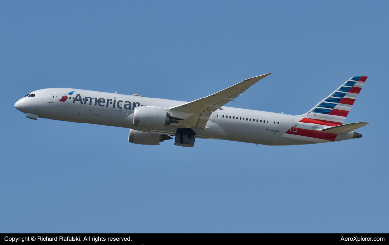 Photo of N834AA - American Airlines Boeing 787-9 at ORD on AeroXplorer Aviation Database