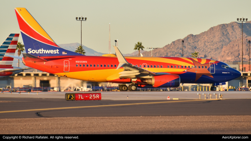 Photo of N955WN - Southwest Airlines Boeing 737-700 at PHX on AeroXplorer Aviation Database