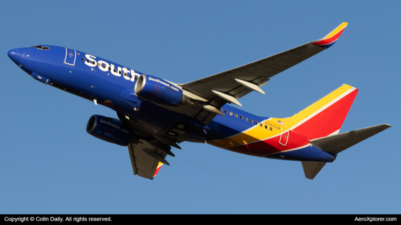 Photo of N785SW - Southwest Airlines Boeing 737-700 at HOU on AeroXplorer Aviation Database