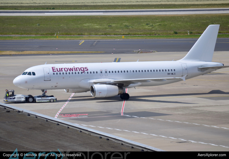 Photo of 9H-MLS - Avion Express Airbus A320 at DUS on AeroXplorer Aviation Database