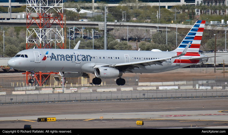 Photo of N141NN - American Airlines Airbus A321-200 at PHX on AeroXplorer Aviation Database