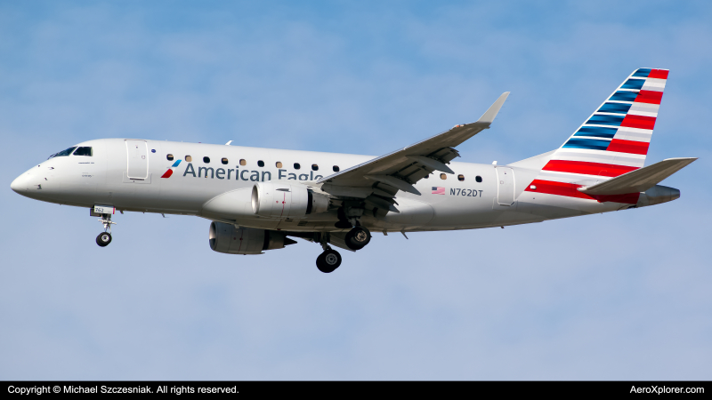 Photo of N762DT - American Eagle Embraer E170 at ORD on AeroXplorer Aviation Database