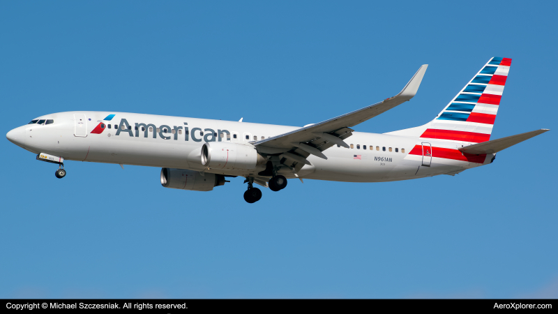 Photo of N961AN - American Airlines Boeing 737-800 at ORD on AeroXplorer Aviation Database