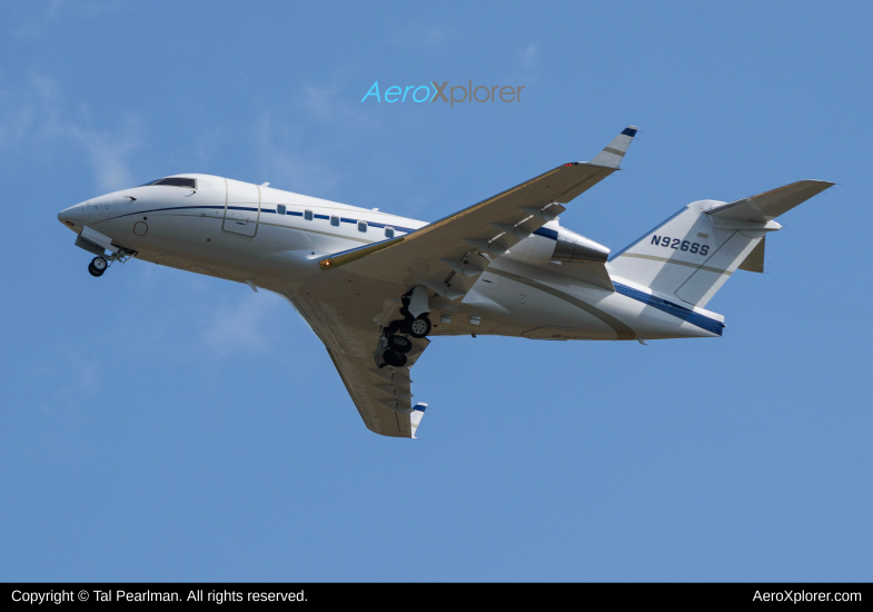 Photo of N926SS - PRIVATE Bombardier Challenger 604 at ESN on AeroXplorer Aviation Database