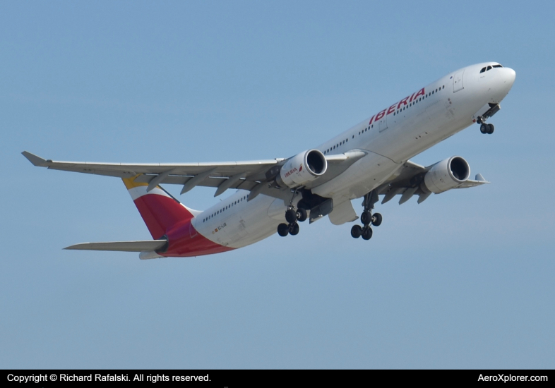 Photo of EC-LUB - Iberia Airbus A330-300 at ORD on AeroXplorer Aviation Database