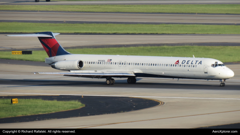 Photo of N908DL - Delta Airlines McDonnell Douglas MD-88 at ATL on AeroXplorer Aviation Database