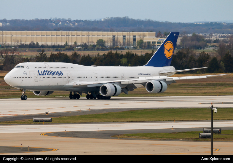 Photo of D-ABYF - Lufthansa Boeing 747-8i at IAD on AeroXplorer Aviation Database