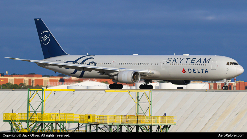 Photo of N844MH - Delta Airlines Boeing 767-400ER at ATL on AeroXplorer Aviation Database