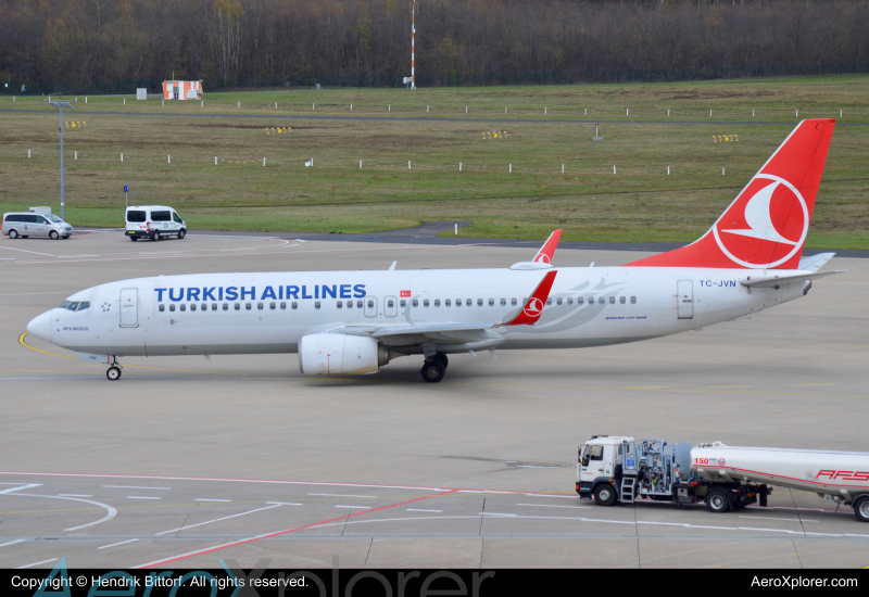 Photo of TC-JVN - Turkish Airlines Boeing 737-800 at CGN on AeroXplorer Aviation Database