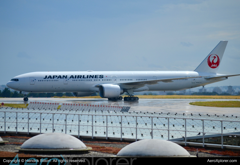 Photo of JA734J - Japan Airlines Boeing 777-300ER at CDG on AeroXplorer Aviation Database