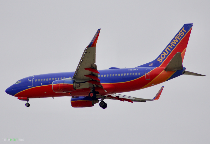 Photo of N552WN - Southwest Airlines Boeing 737-700 at DEN on AeroXplorer Aviation Database