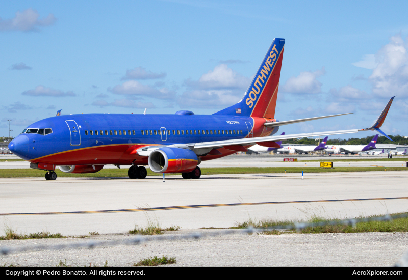 Photo of N273WN - Southwest Airlines Boeing 737-700 at FLL on AeroXplorer Aviation Database