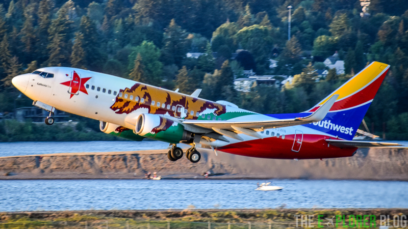 Photo of N943WN - Southwest Airlines Boeing 737-700 at PDX on AeroXplorer Aviation Database