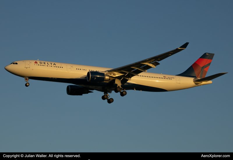 Photo of N824NW - Delta Airlines Airbus A330-300 at MCO on AeroXplorer Aviation Database