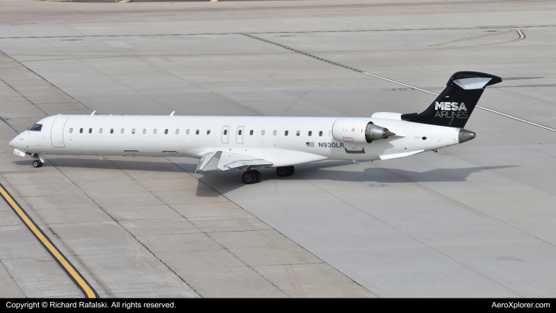 Photo of N930LR - American Eagle Mitsubishi CRJ-900 at PHX on AeroXplorer Aviation Database