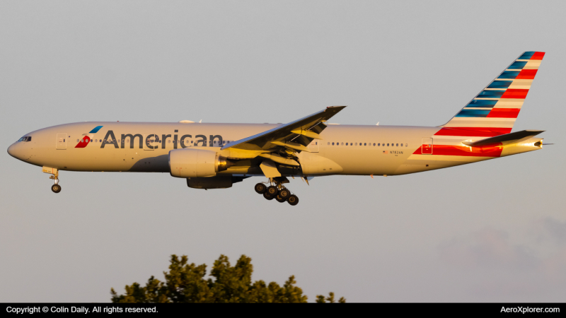 Photo of N782AN - American Airlines Boeing 777-200ER at MCO on AeroXplorer Aviation Database