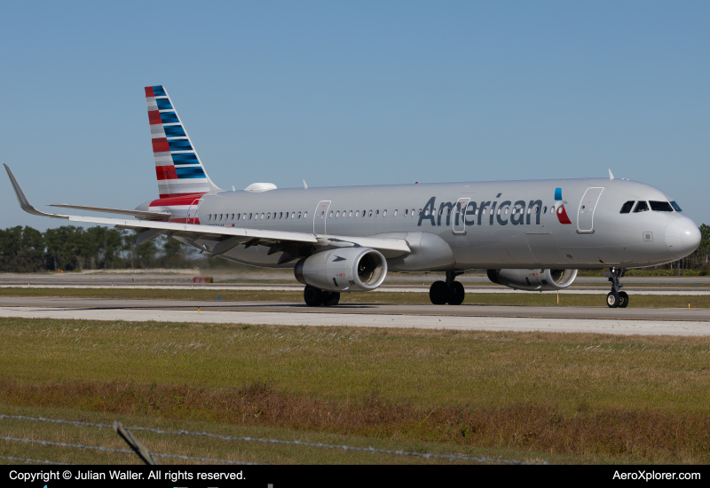 Photo of N987AM - American Airlines Airbus A321-200 at MCO on AeroXplorer Aviation Database