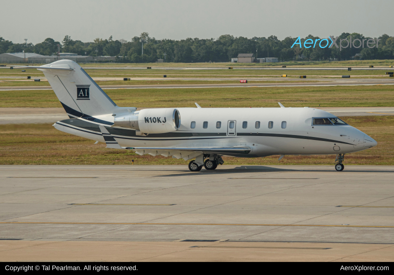 Photo of N10KJ - PRIVATE Bombardier Challenger 650 at HOU on AeroXplorer Aviation Database