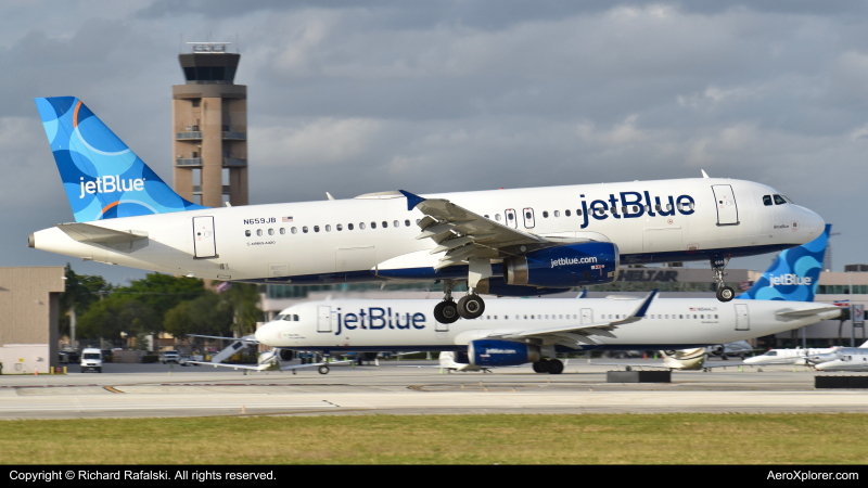 Photo of N659JB - JetBlue Airways Airbus A320 at FLL on AeroXplorer Aviation Database