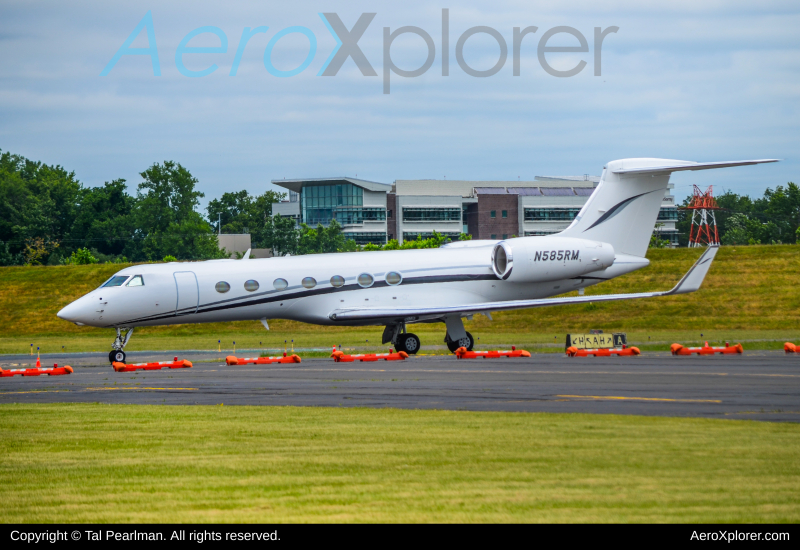 Photo of N585RM - PRIVATE Gulfstream G550 at HFD on AeroXplorer Aviation Database