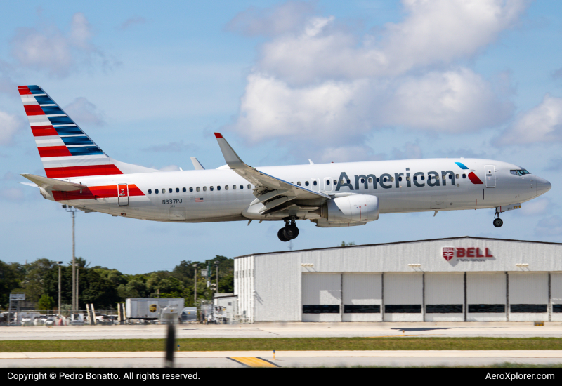 Photo of N337PJ - American Airlines Boeing 737-800 at FLL on AeroXplorer Aviation Database