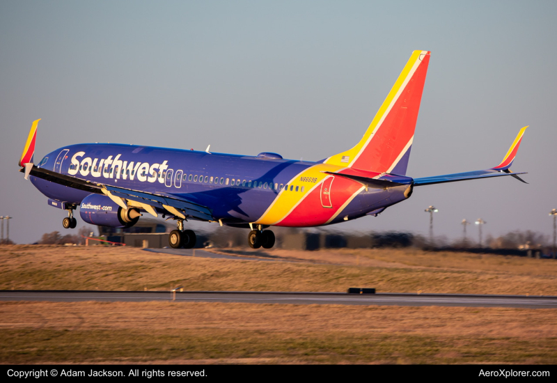 Photo of N8669B - Southwest Airlines Boeing 737-800 at BWI on AeroXplorer Aviation Database