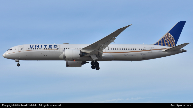 Photo of N27964 - United Airlines Boeing 787-9 at ORD on AeroXplorer Aviation Database