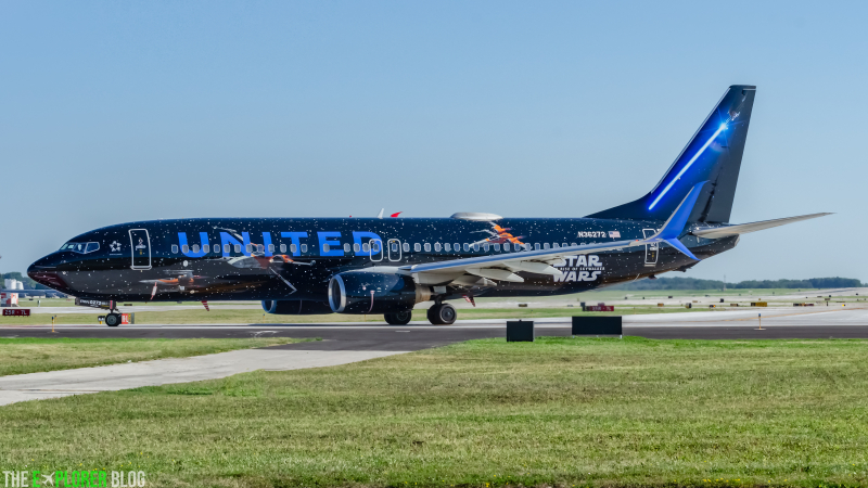 Photo of N36272 - United Airlines Boeing 737-800 at MKE on AeroXplorer Aviation Database