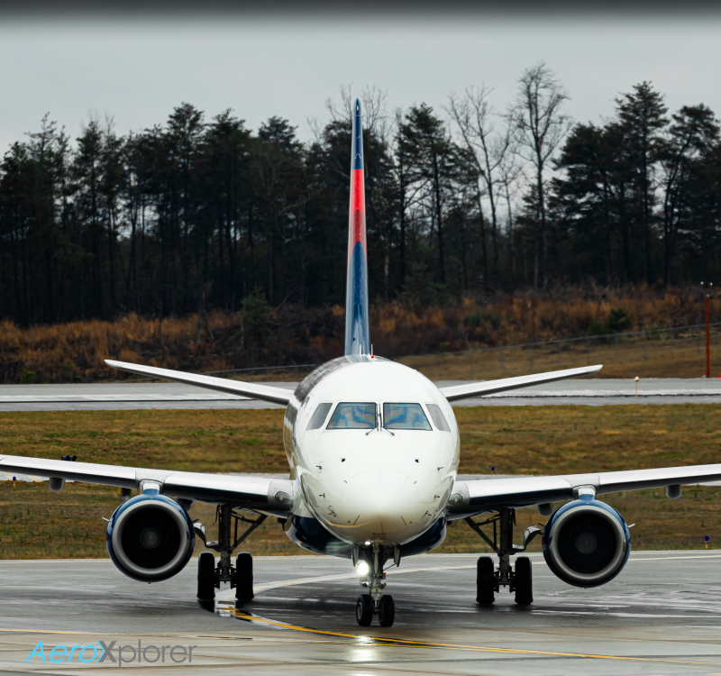 Photo of N210JQ - Delta Connection Embraer E175 at GSP on AeroXplorer Aviation Database