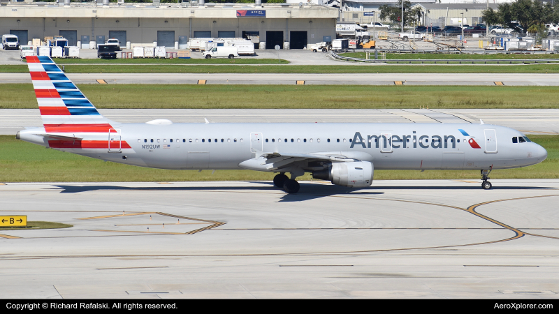 Photo of N192UW - American Airlines Airbus A321-200 at FLL on AeroXplorer Aviation Database