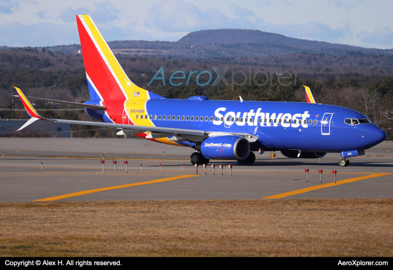 Photo of N904WN - Southwest Airlines Boeing 737-700 at MHT on AeroXplorer Aviation Database
