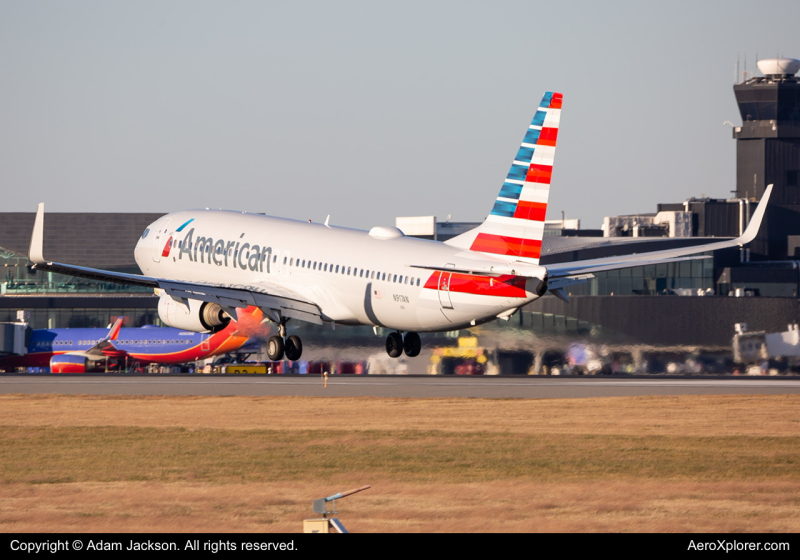 Photo of N917AN - American Airlines Boeing 737-800 at BWI on AeroXplorer Aviation Database