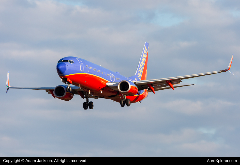 Photo of N8639B - Southwest Airlines Boeing 737-800 at BWI on AeroXplorer Aviation Database