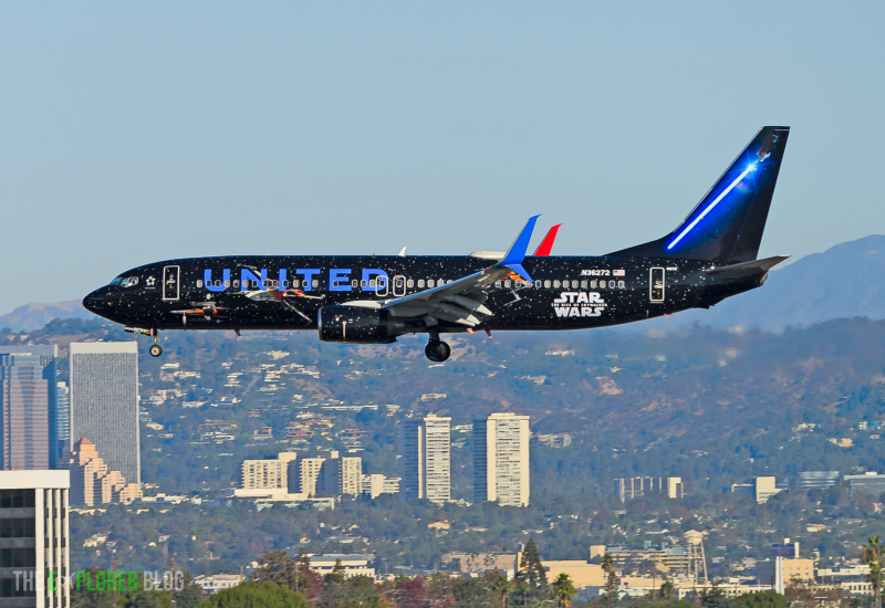 Photo of N36272 - United Airlines Boeing 737-800 at LAX on AeroXplorer Aviation Database