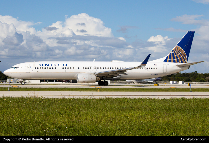 Photo of N78438 - United Airlines Boeing 737-900ER at FLL on AeroXplorer Aviation Database
