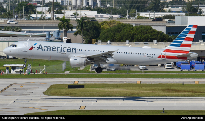 Photo of N187US - American Airlines Airbus A321-200 at FLL on AeroXplorer Aviation Database