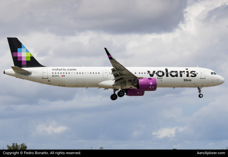 Photo of N535VL - Volaris Airbus A321NEO at MIA on AeroXplorer Aviation Database